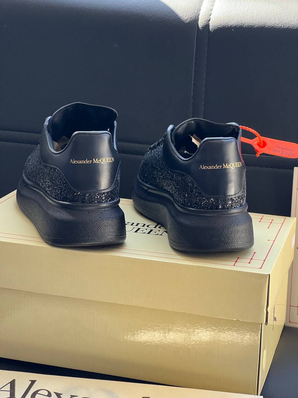 AMQ SHINNY FULL BLACK
