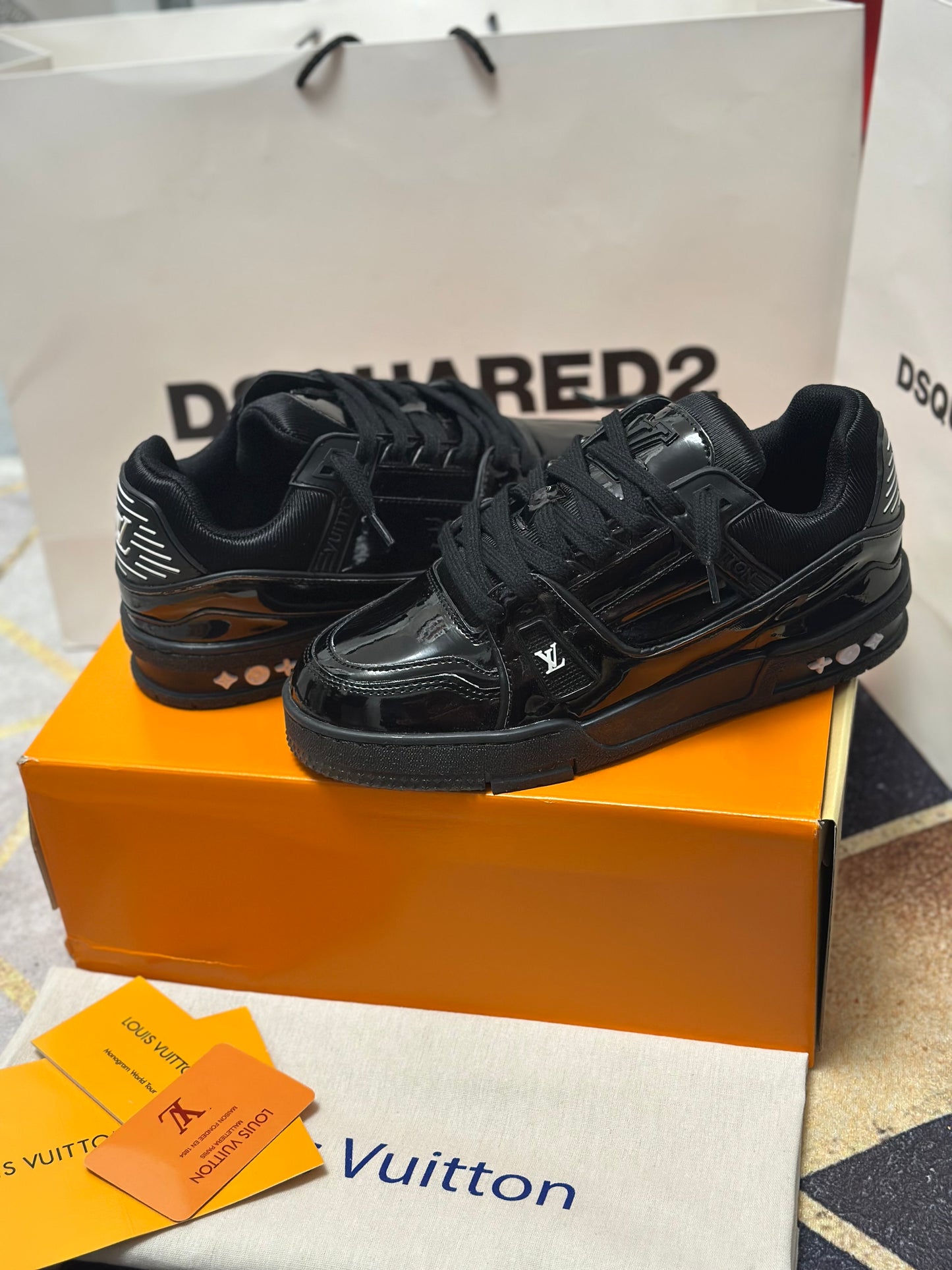 LV TRAINER GLOSSY