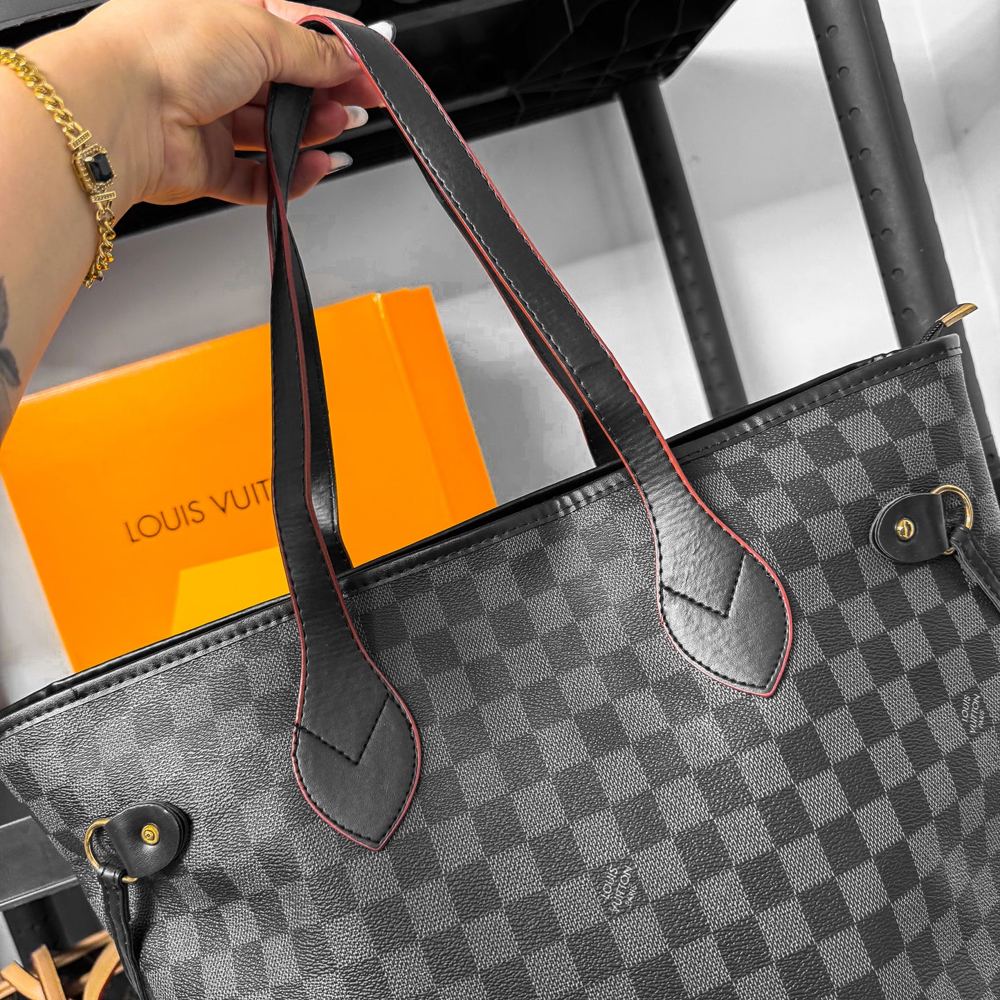 LV MONOGRAM