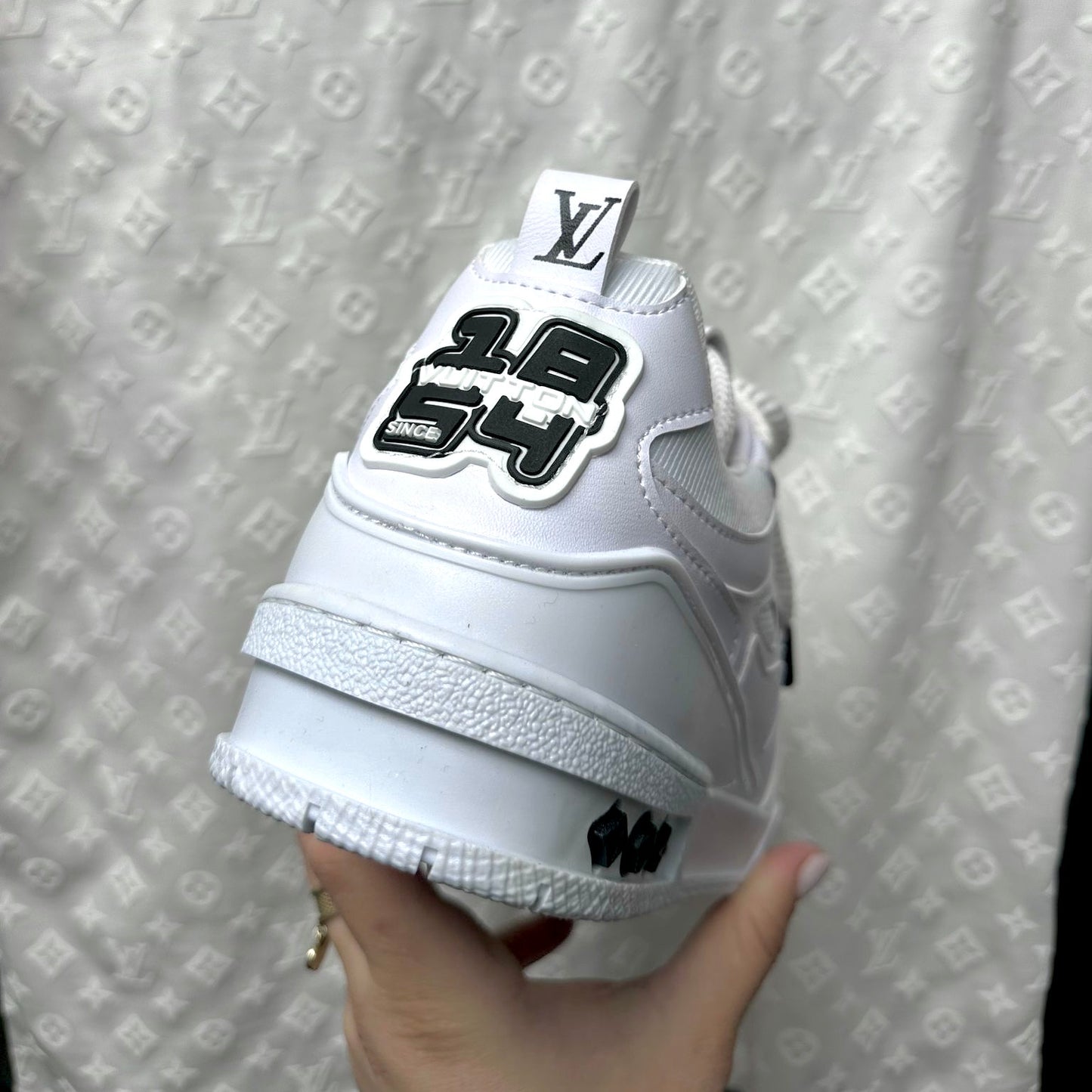 LV SKATE WHITE