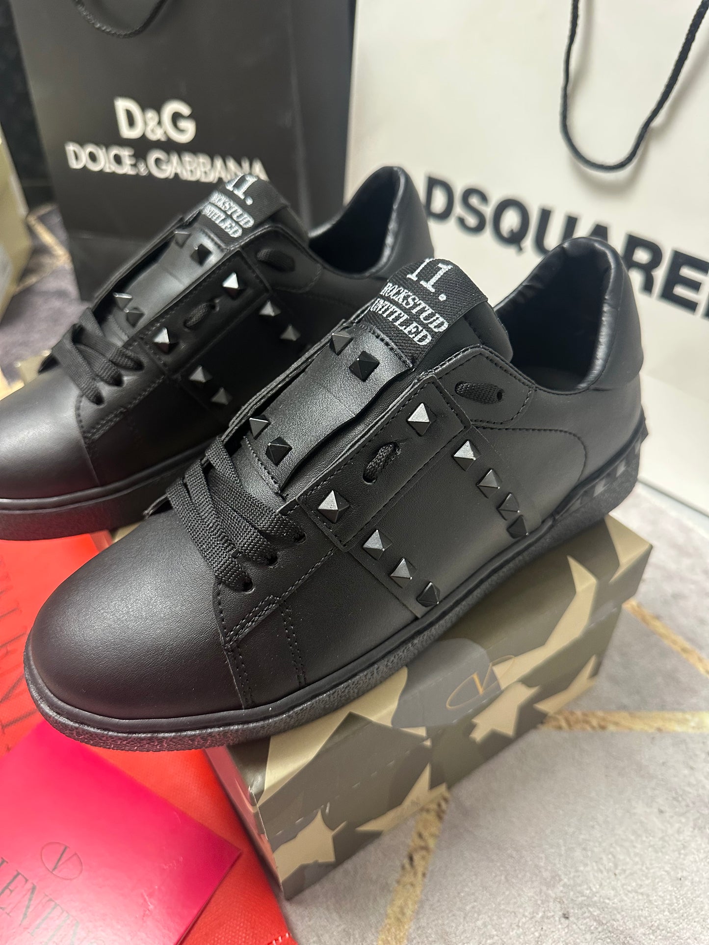 VLTN ROCKSTUD FULL BLACK