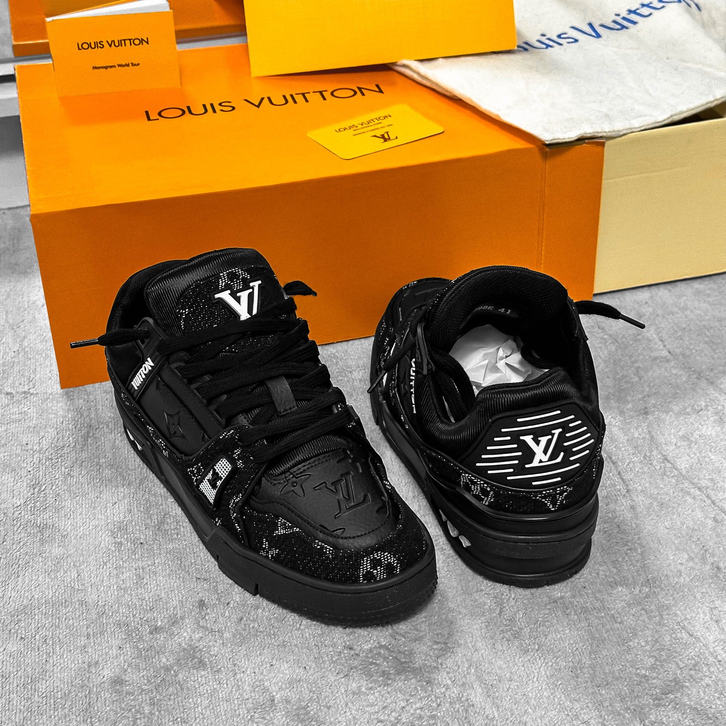 LV TRAINERS FULL BLACK