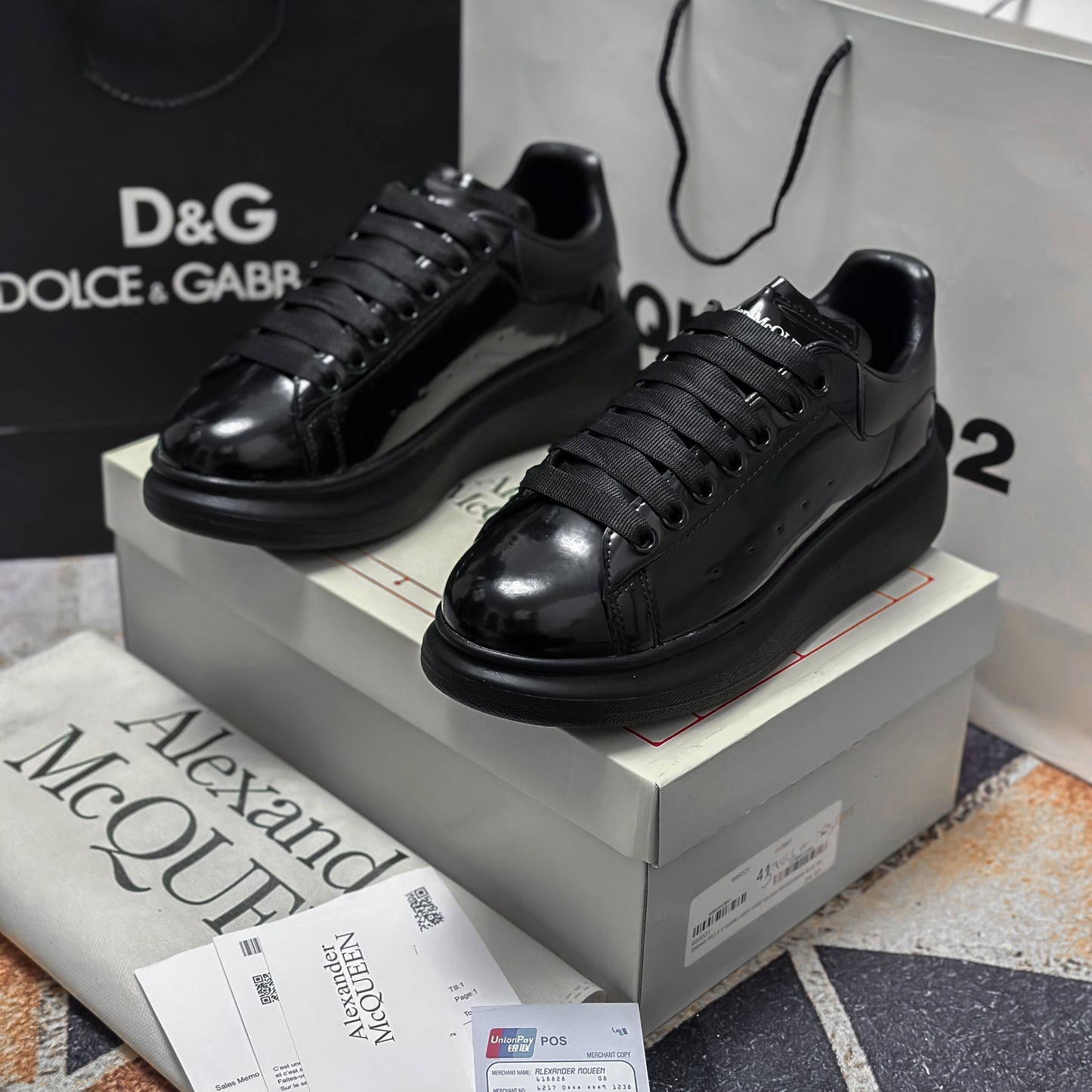 AMQ GLOSSY
