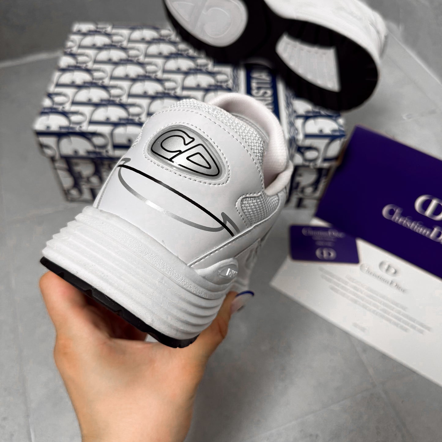 CD B30 WHITE