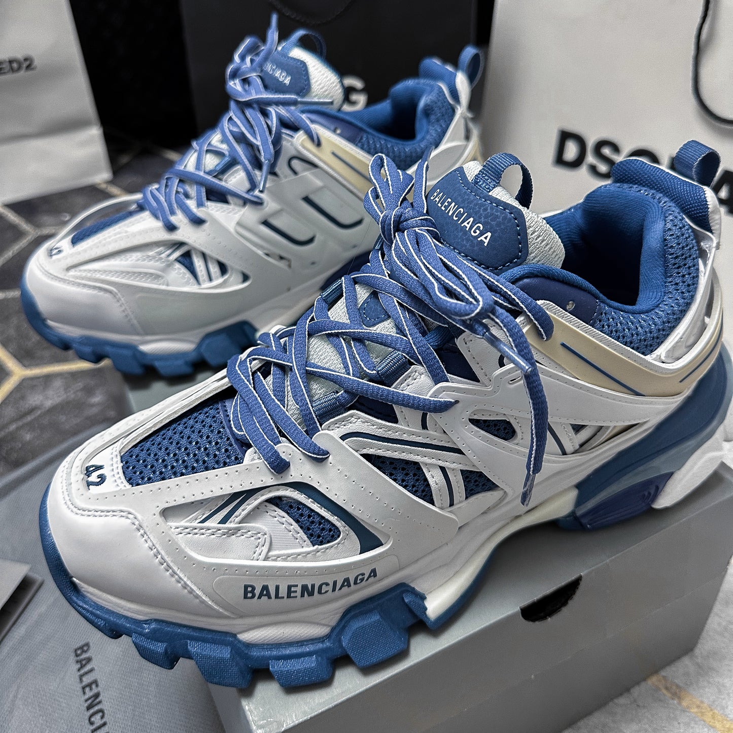 Bal Track Denim&White