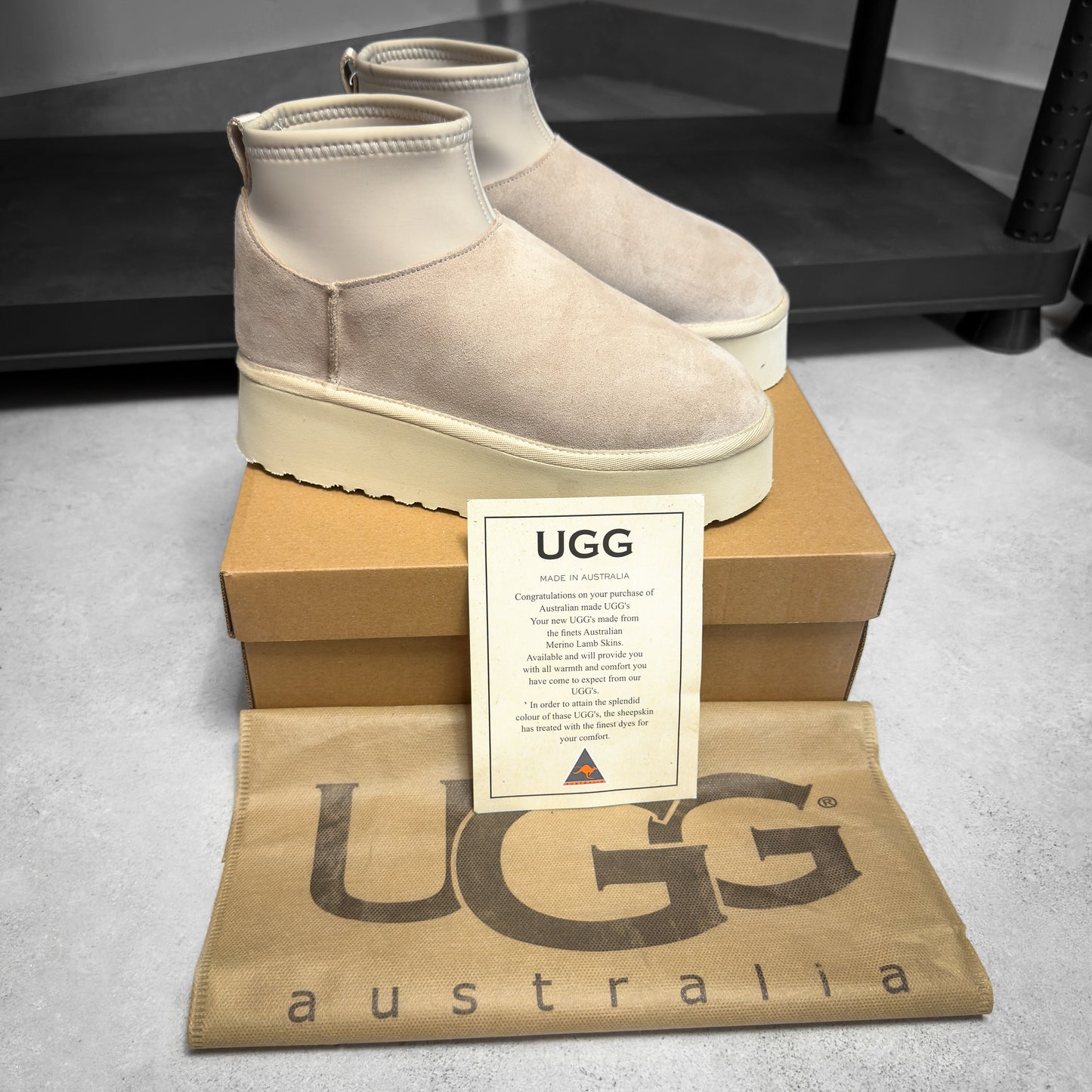 UGG MINI DIPPER CREAM LEATHER