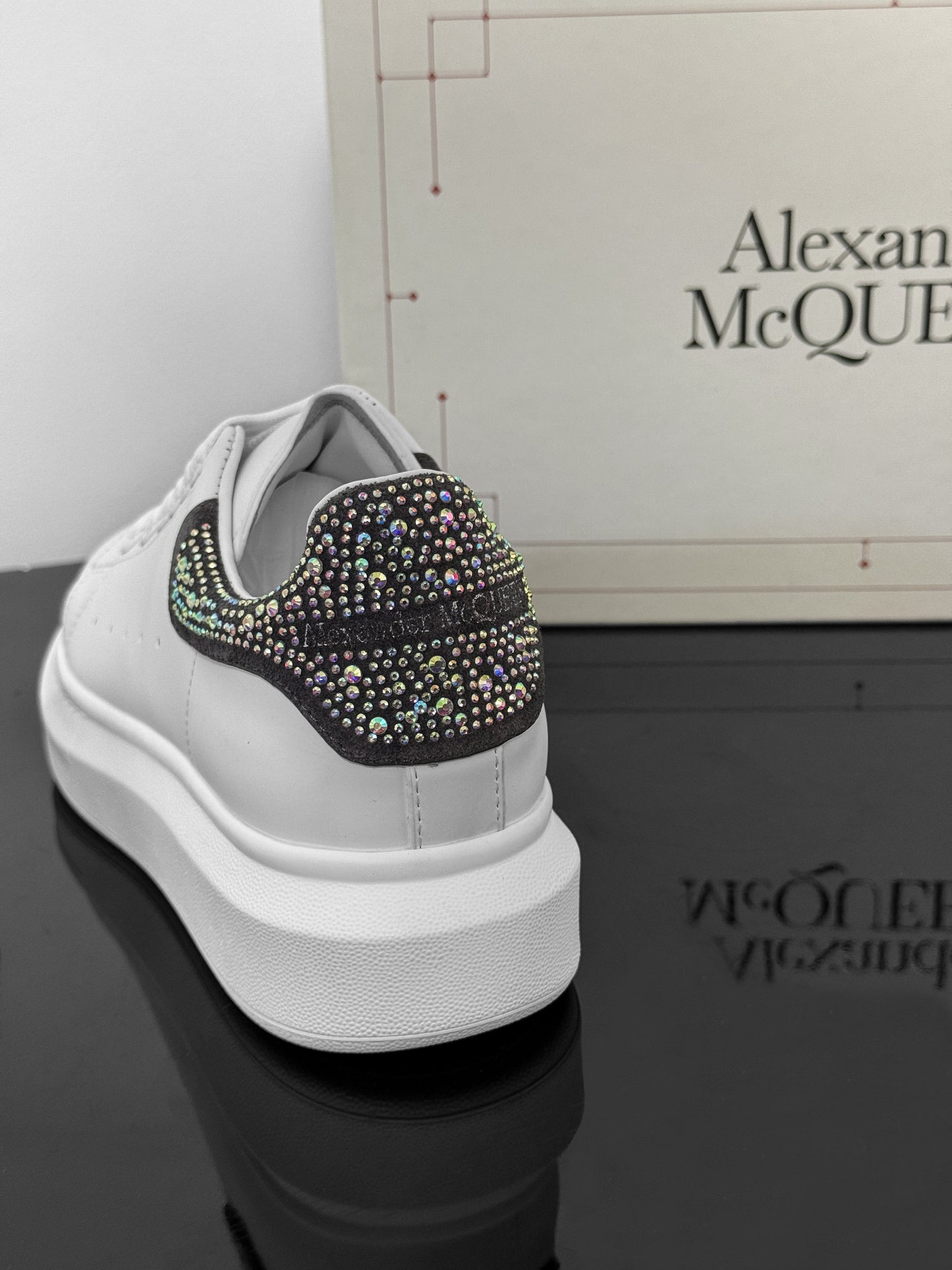 AMQ DIAMOND GREY