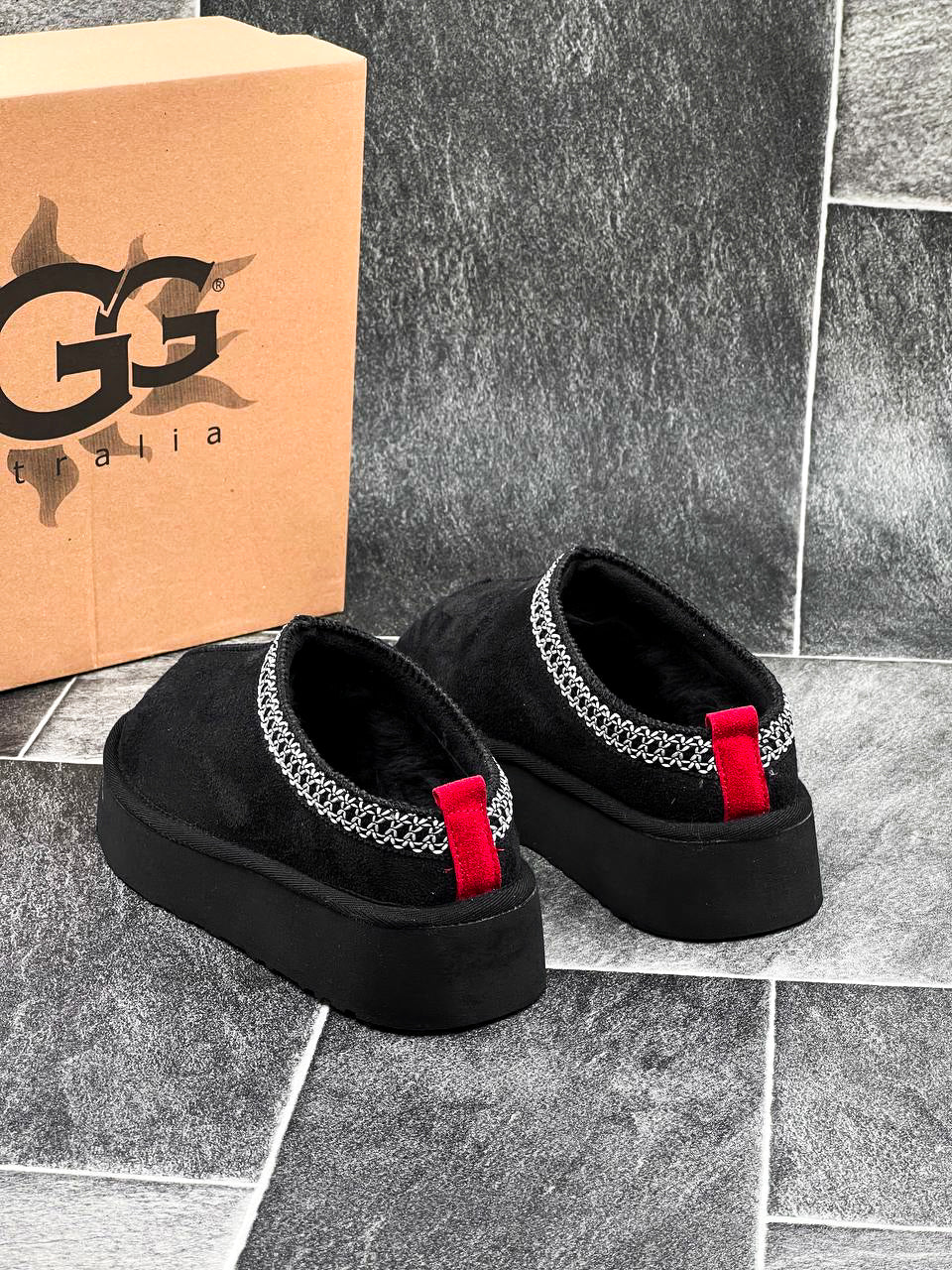 UGG TAZZ BLACK