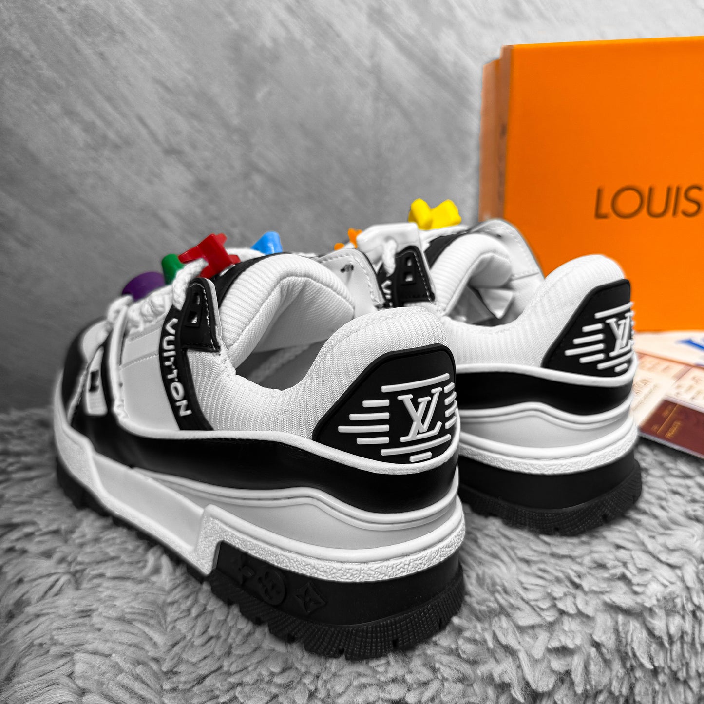 LV TRAINERS MAX B&W
