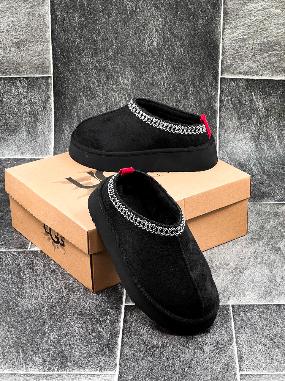 UGG TAZZ BLACK