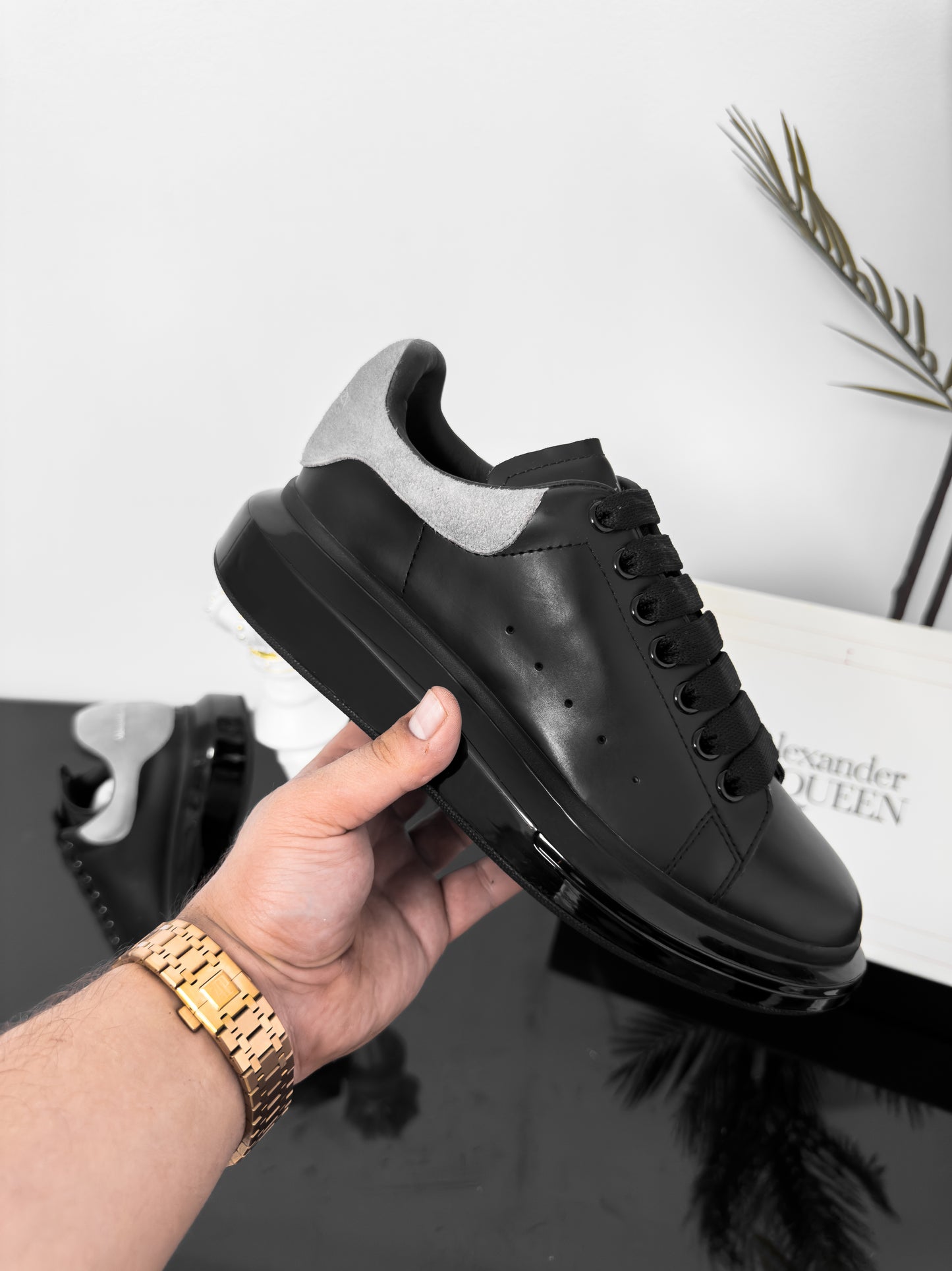 AMQ JETBLACK GREY