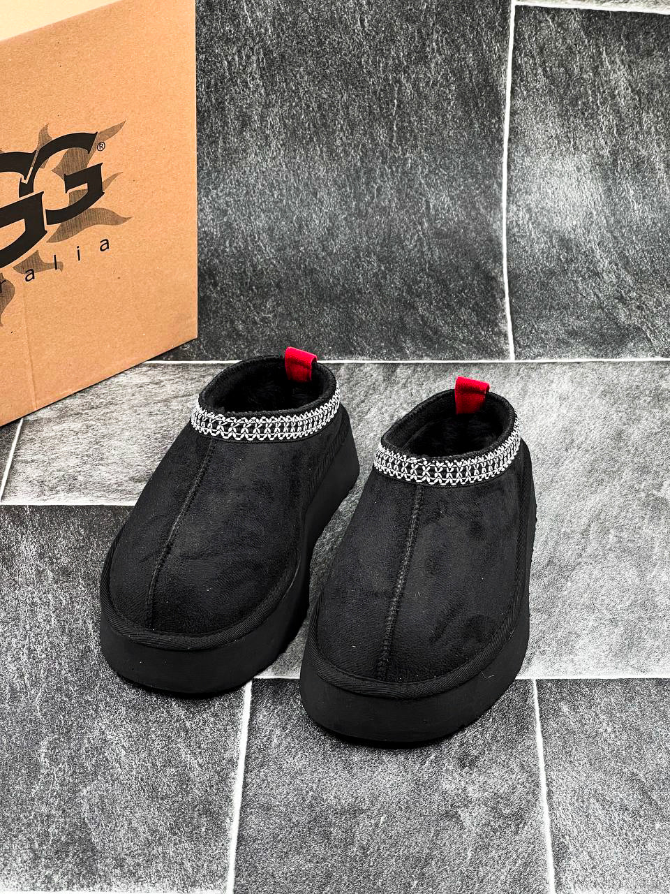 UGG TAZZ BLACK