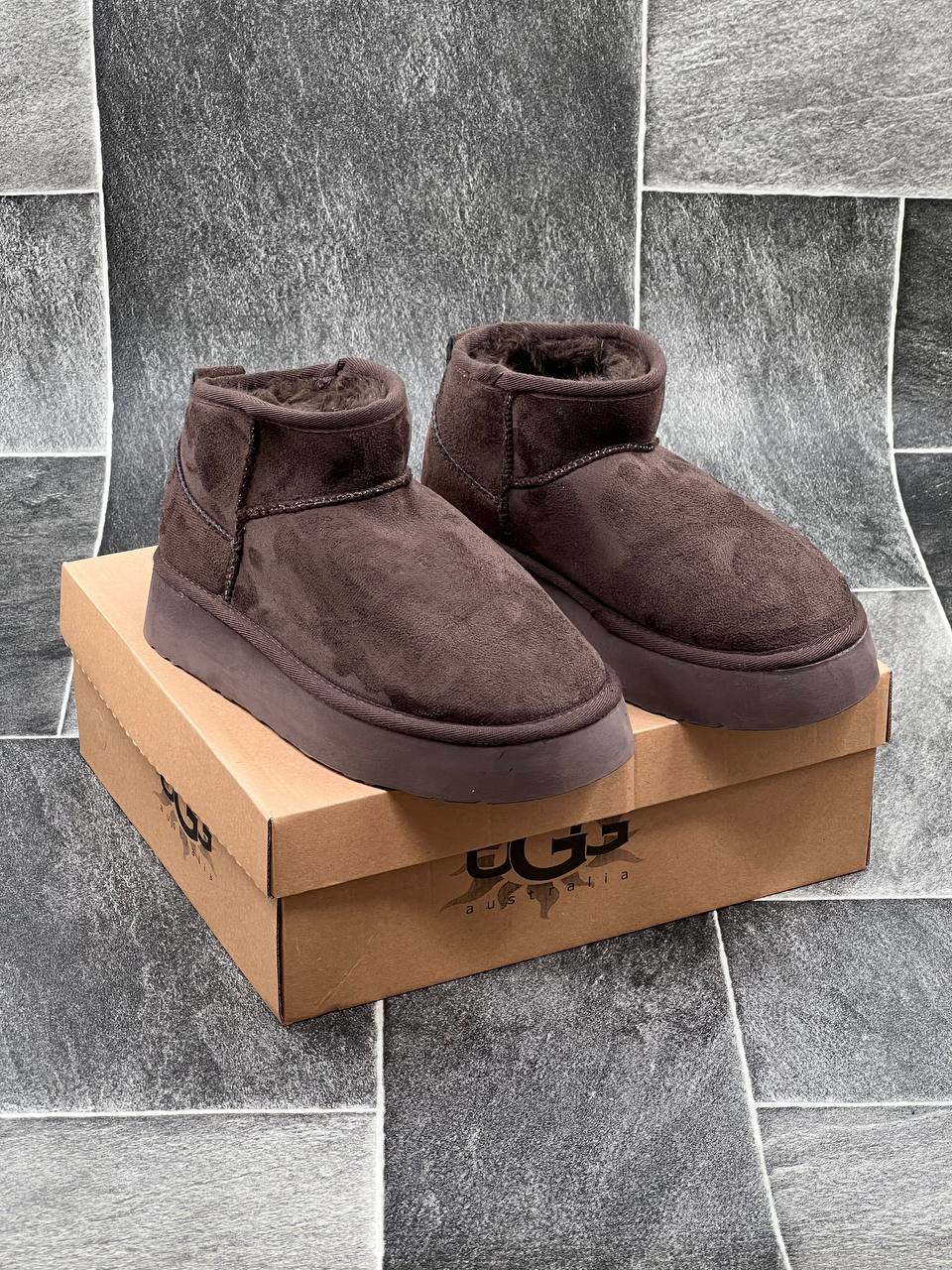 UGG MINI ULTRA DARK BROWN