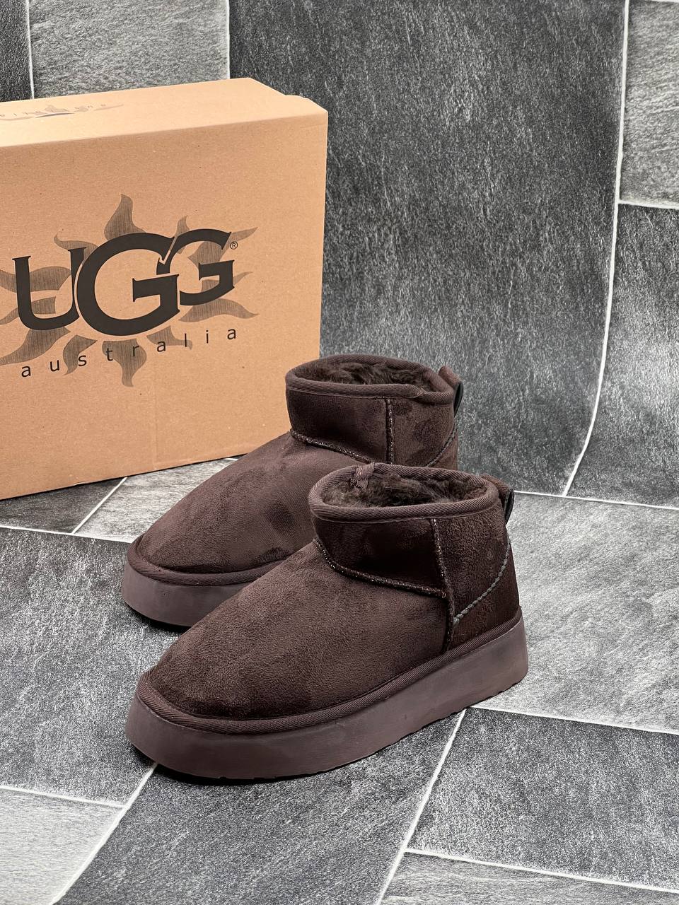 UGG MINI ULTRA DARK BROWN