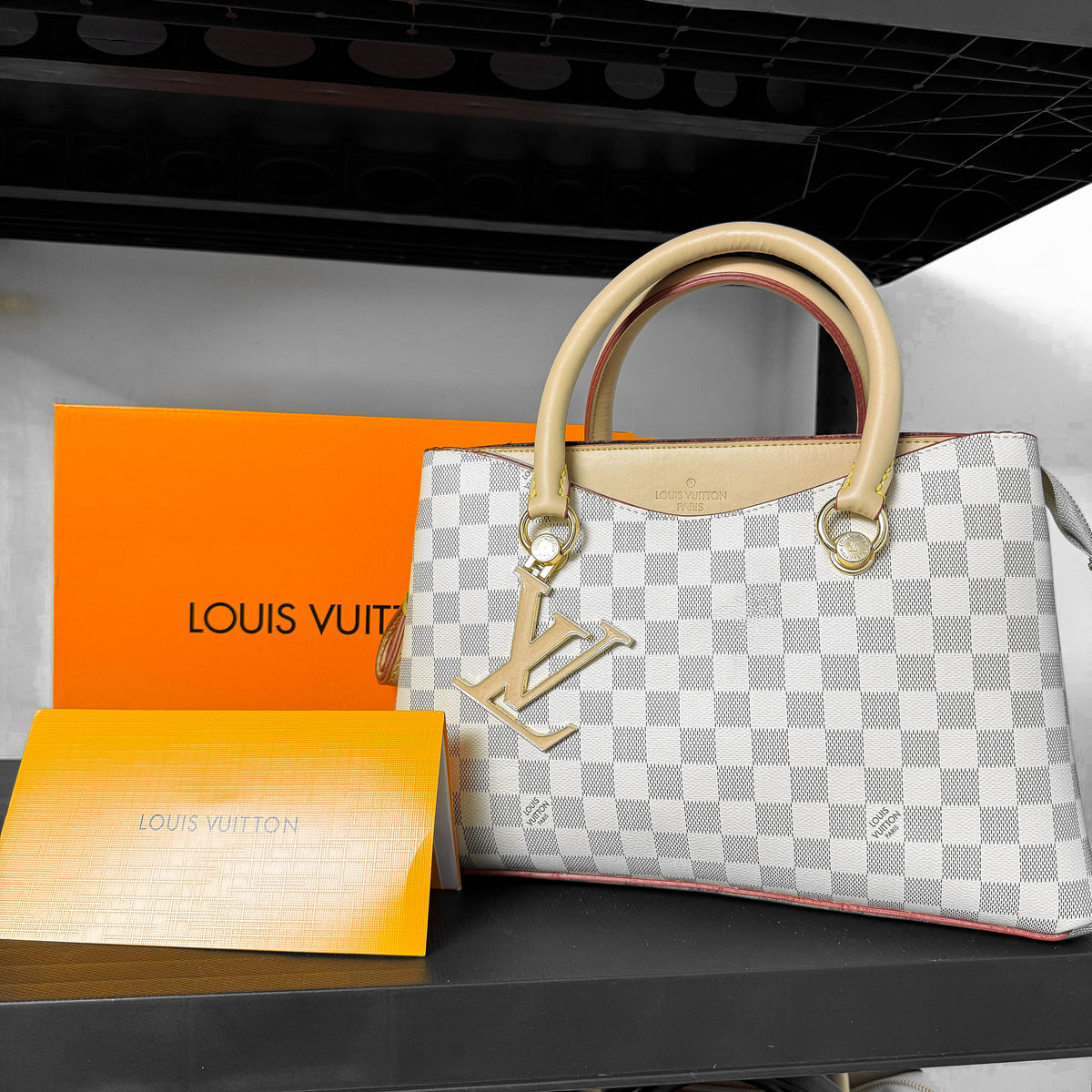 LV BAG BEIGE MONOGRAM
