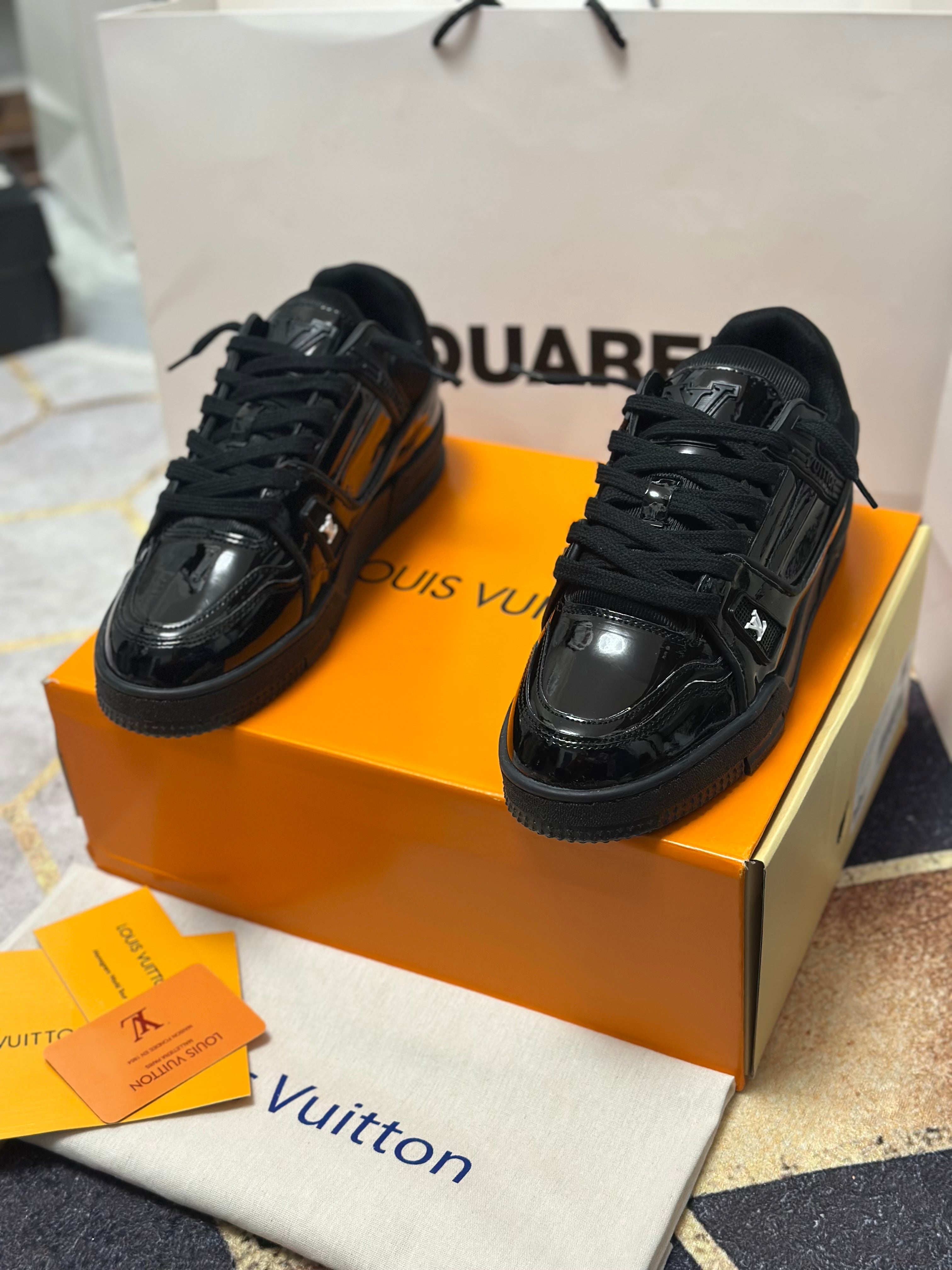 LV TRAINER GLOSSY