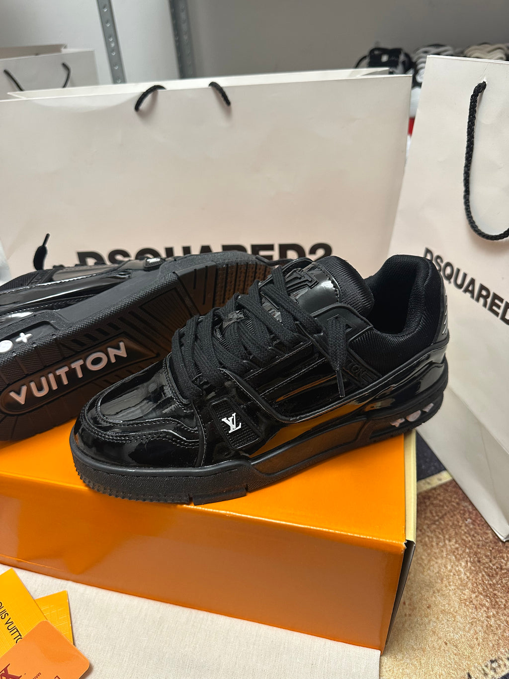 LV TRAINER GLOSSY