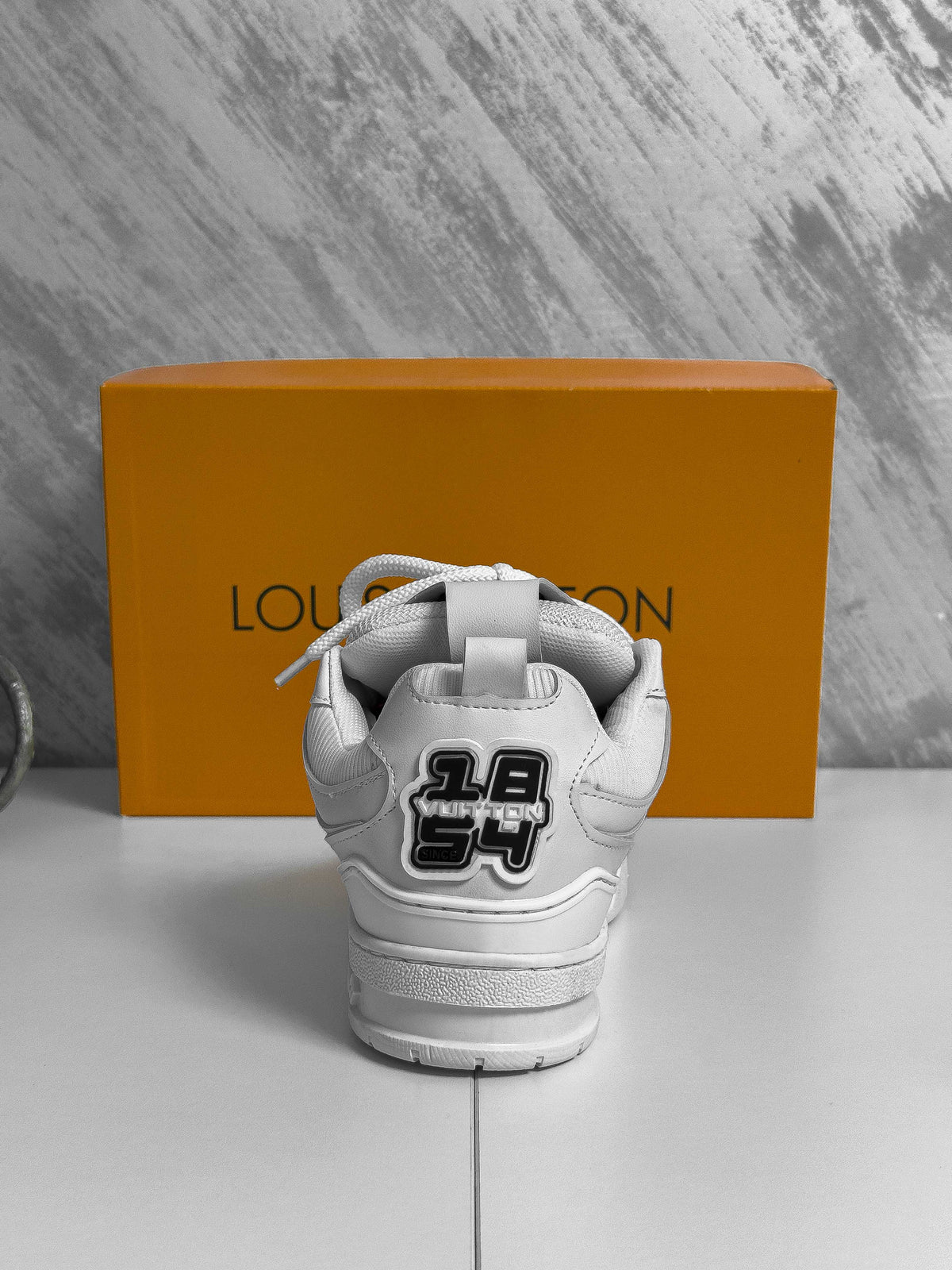 LV SKATE WHITE