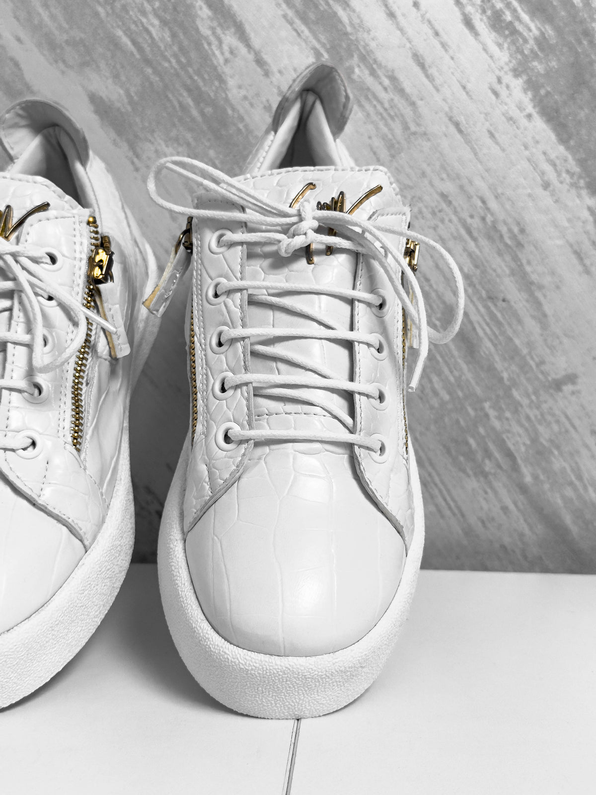 Giuseppe Zanotti Croco White