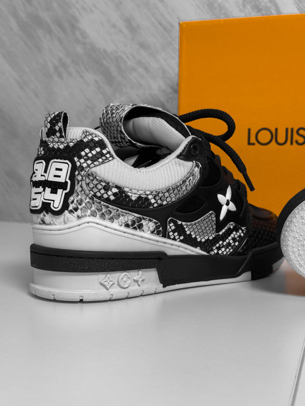 LV SKATE Snake