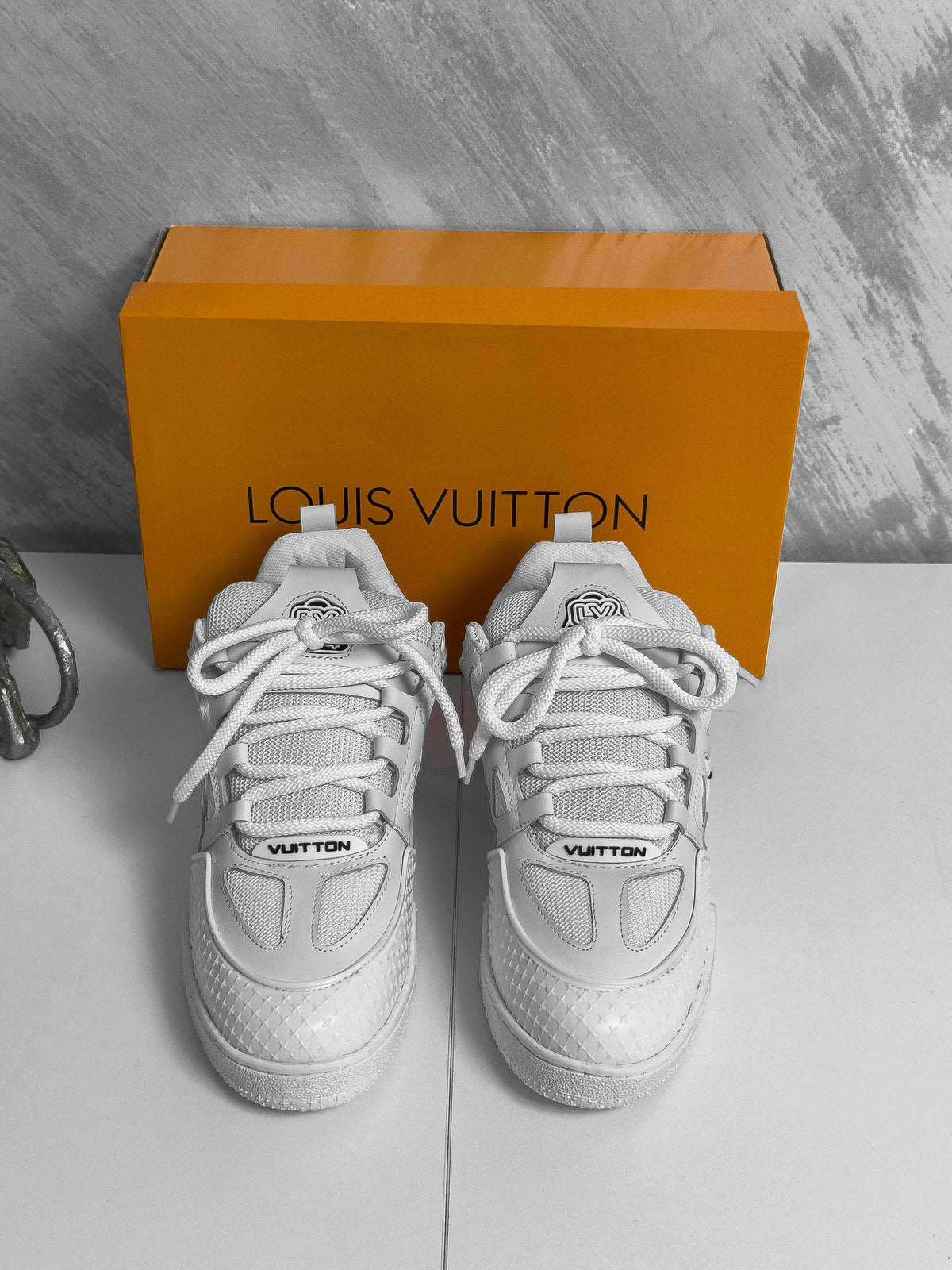 LV SKATE WHITE