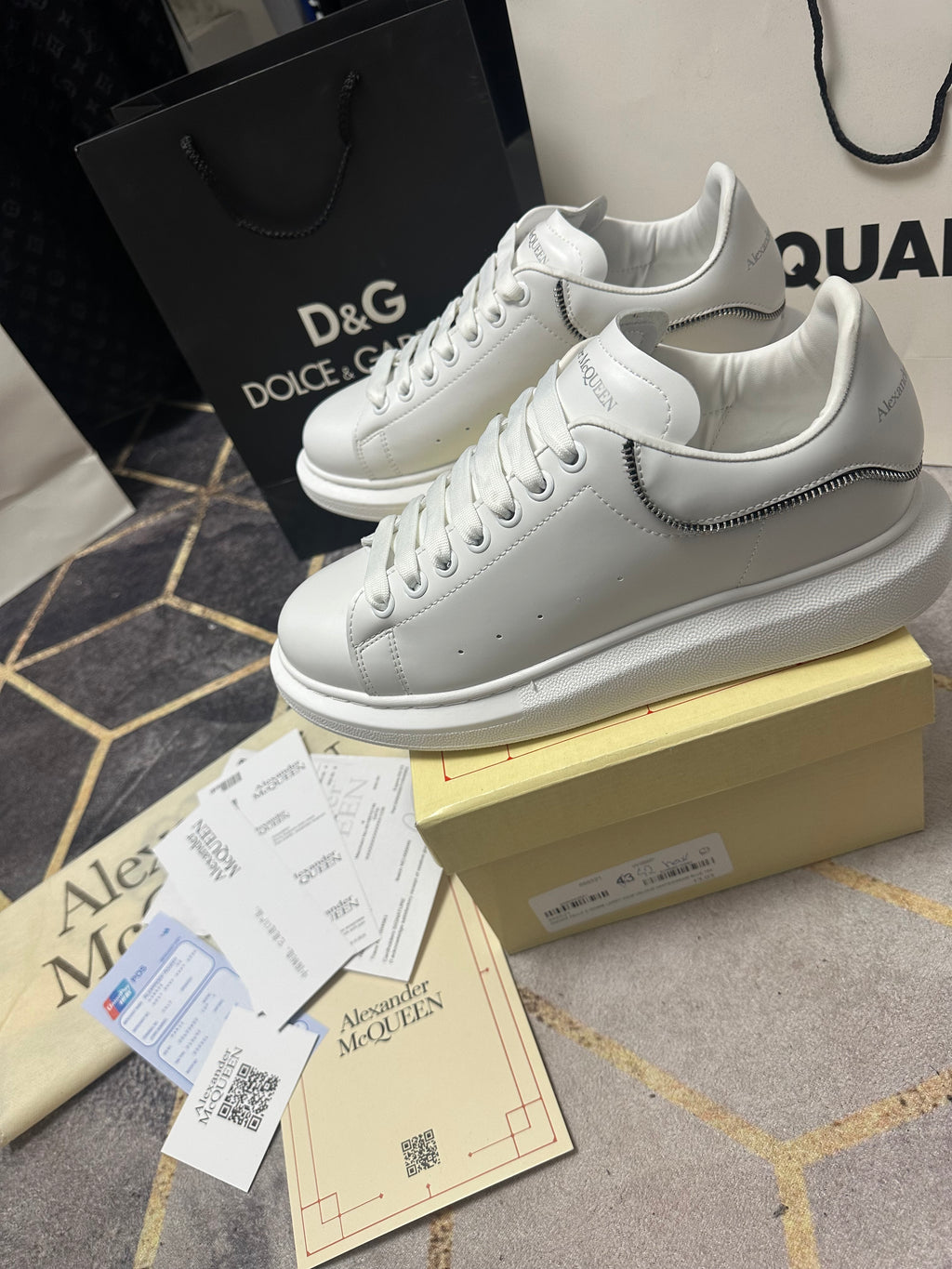 AMQ ZIPPER FULL WHITE