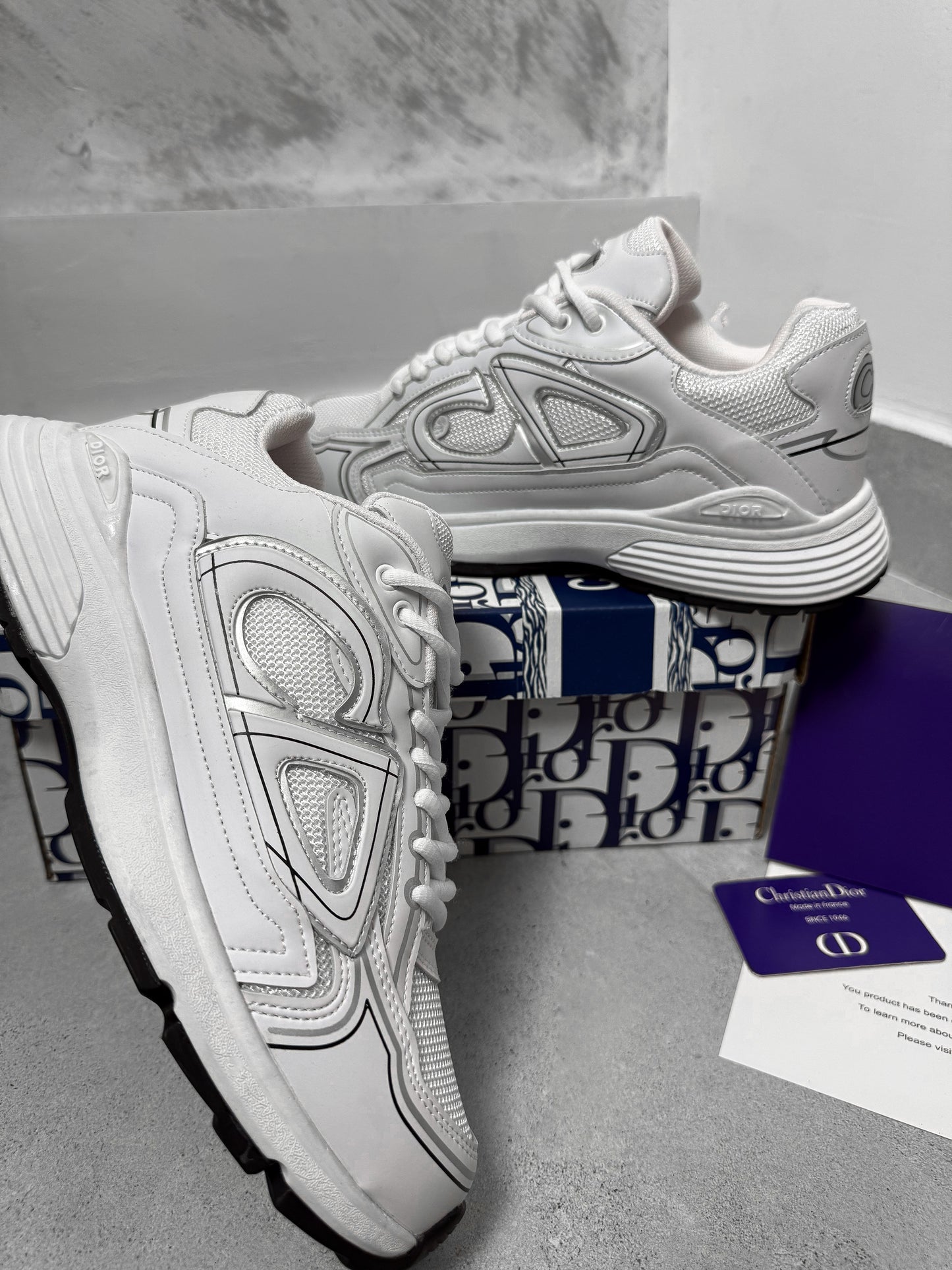 CD B30 WHITE