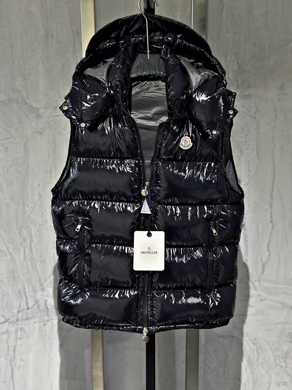 MNCLR BLACK GLOSSY