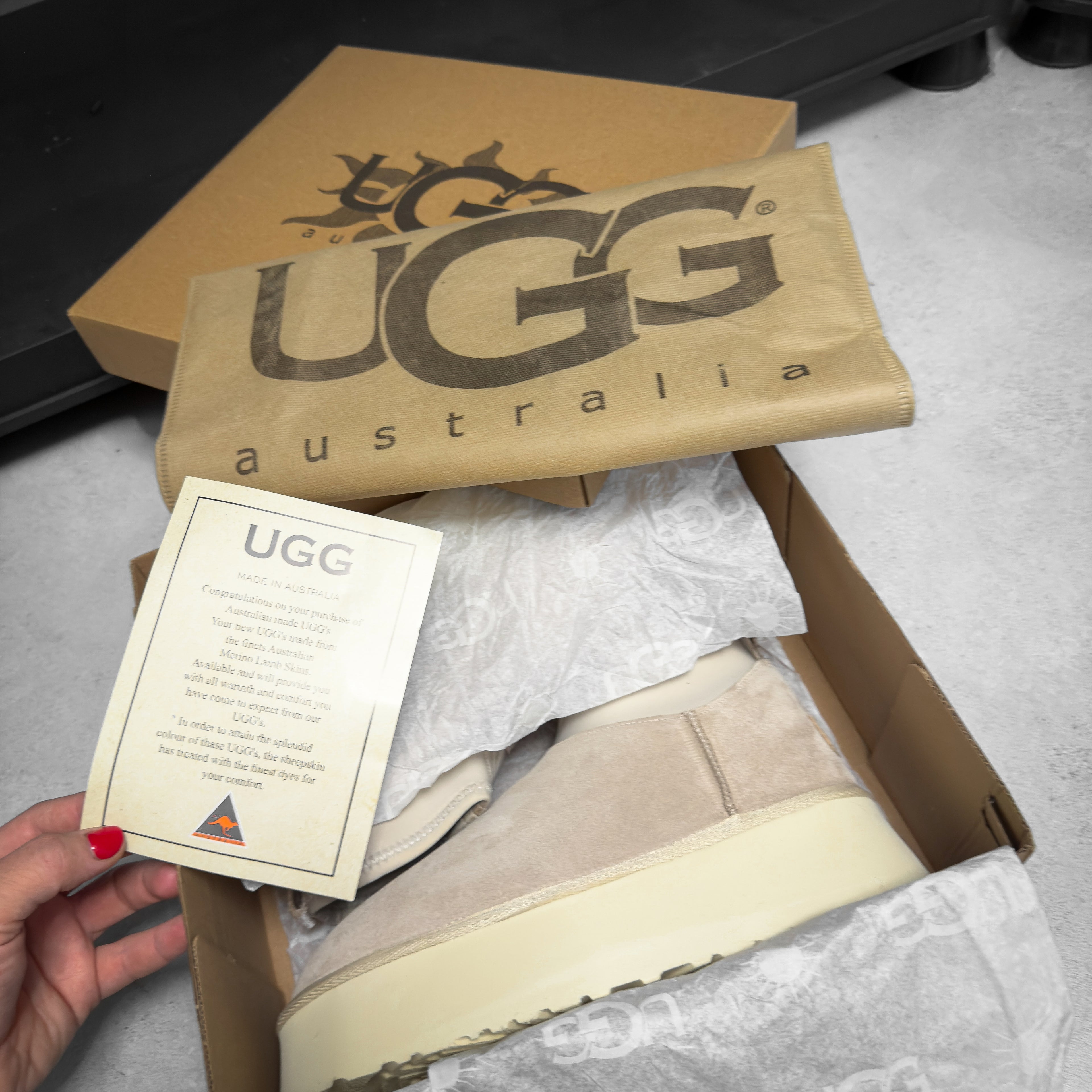 UGG MINI DIPPER CREAM LEATHER