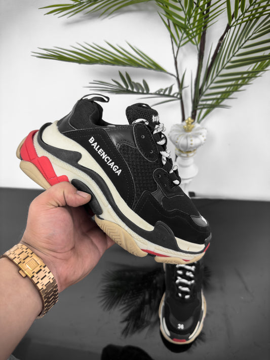 BAL TRIPLE S BLACK