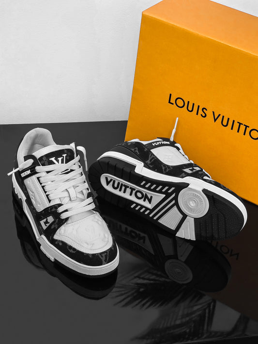 LV TRAINER B&W