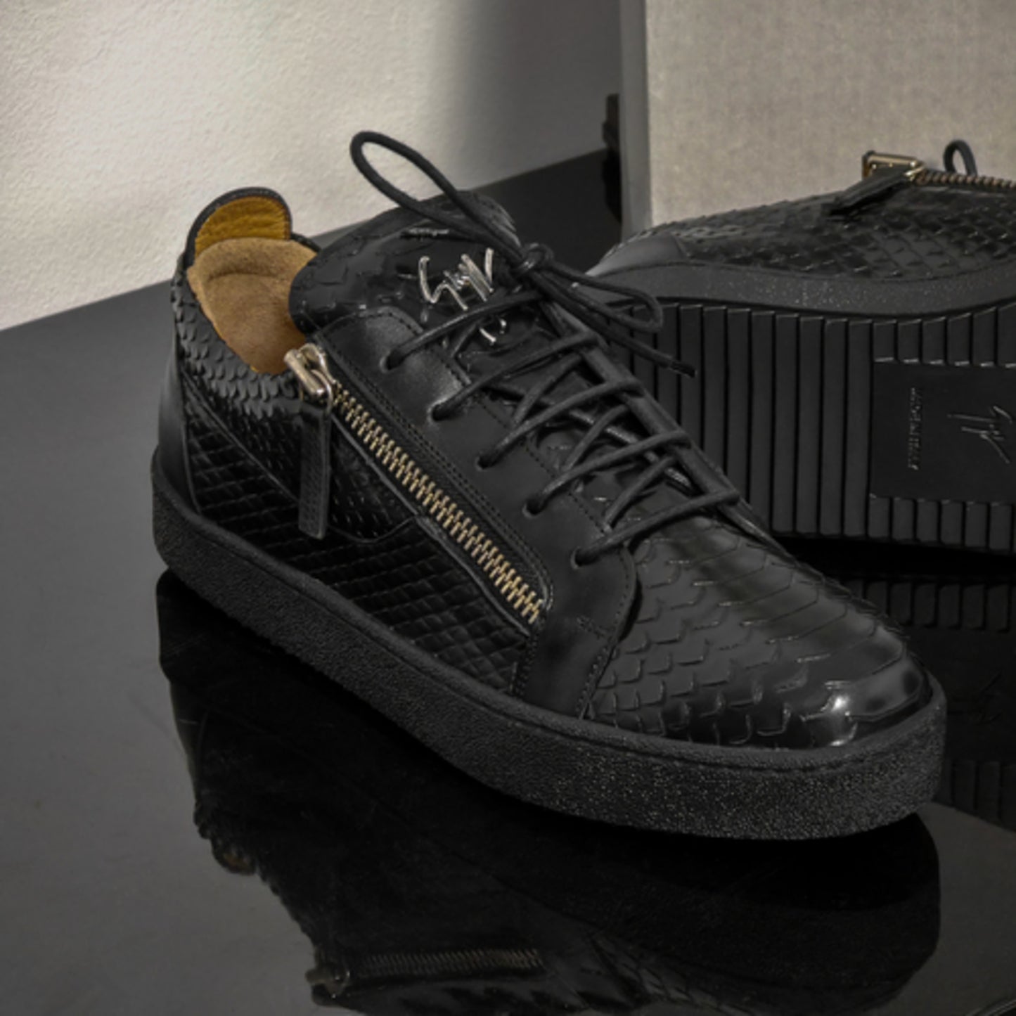 GIUSEPPE Z LOW PYHTON PREMIUM