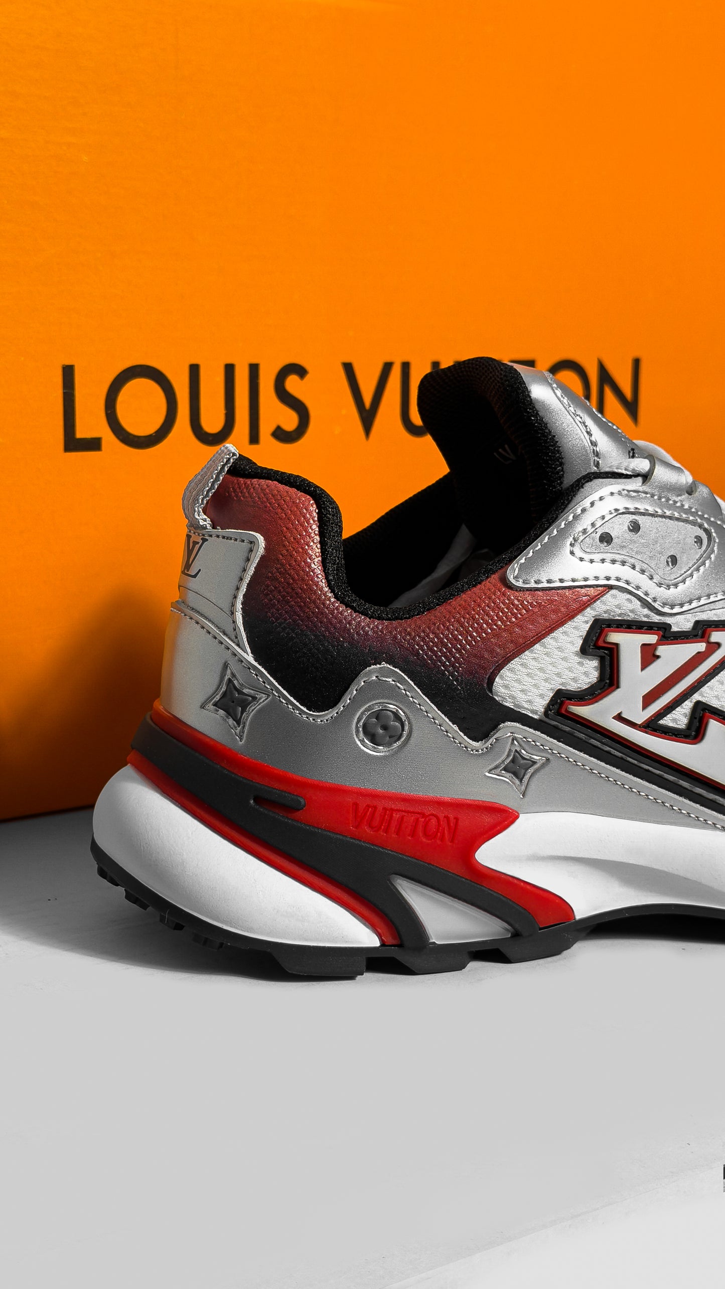 LV RUNNER TATIC RED