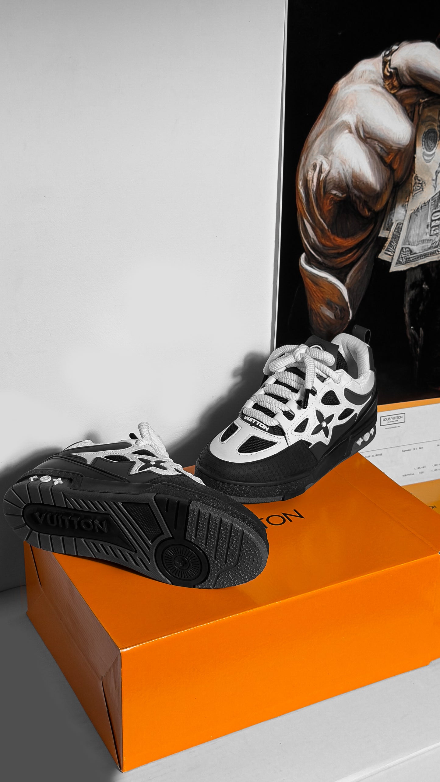 LV SKATE B&W 2