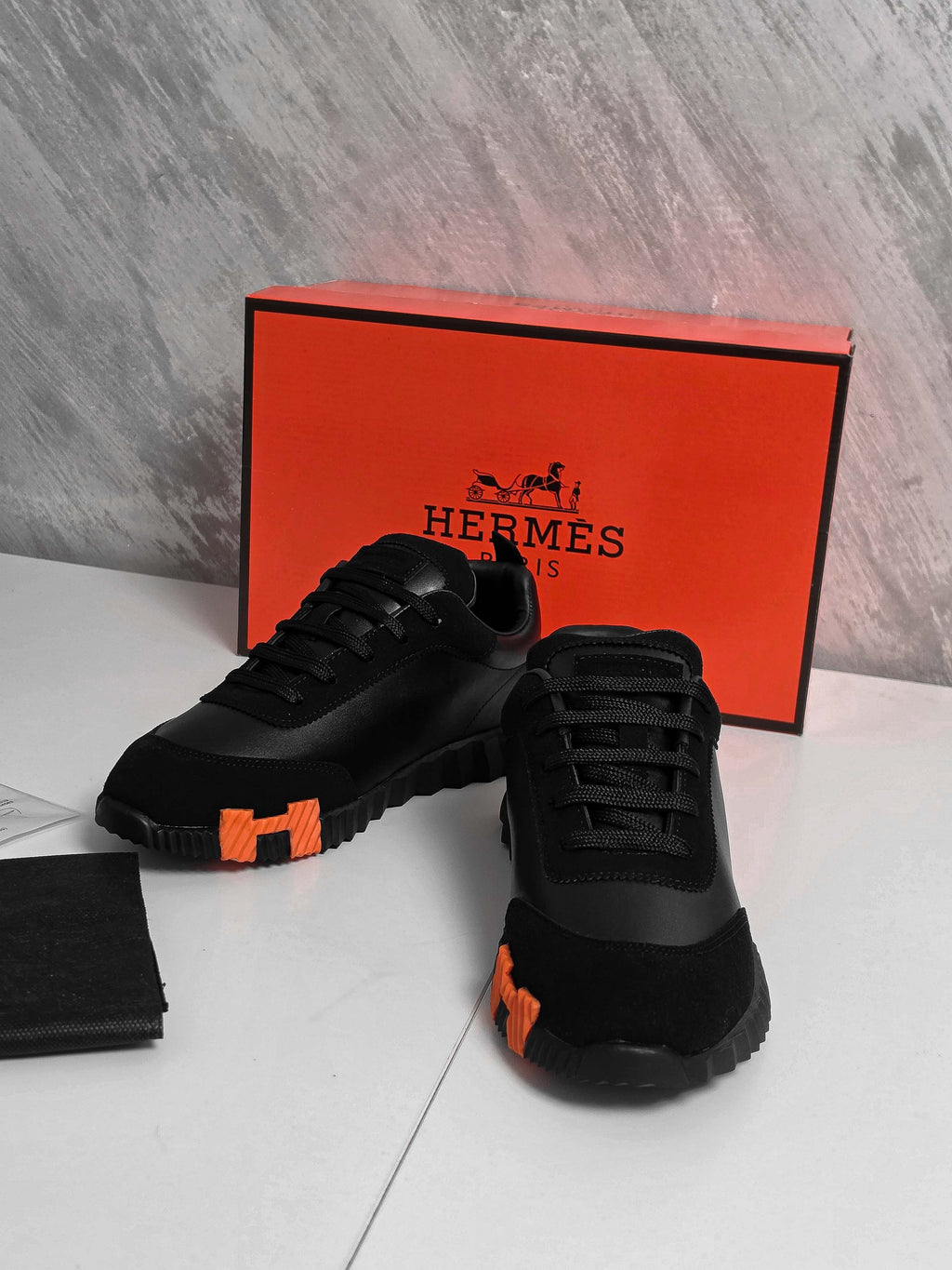 Hermés Black