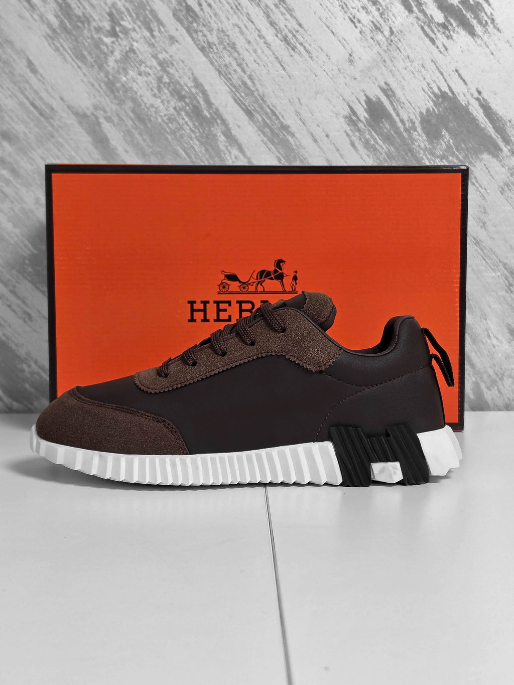 Hermés Brown