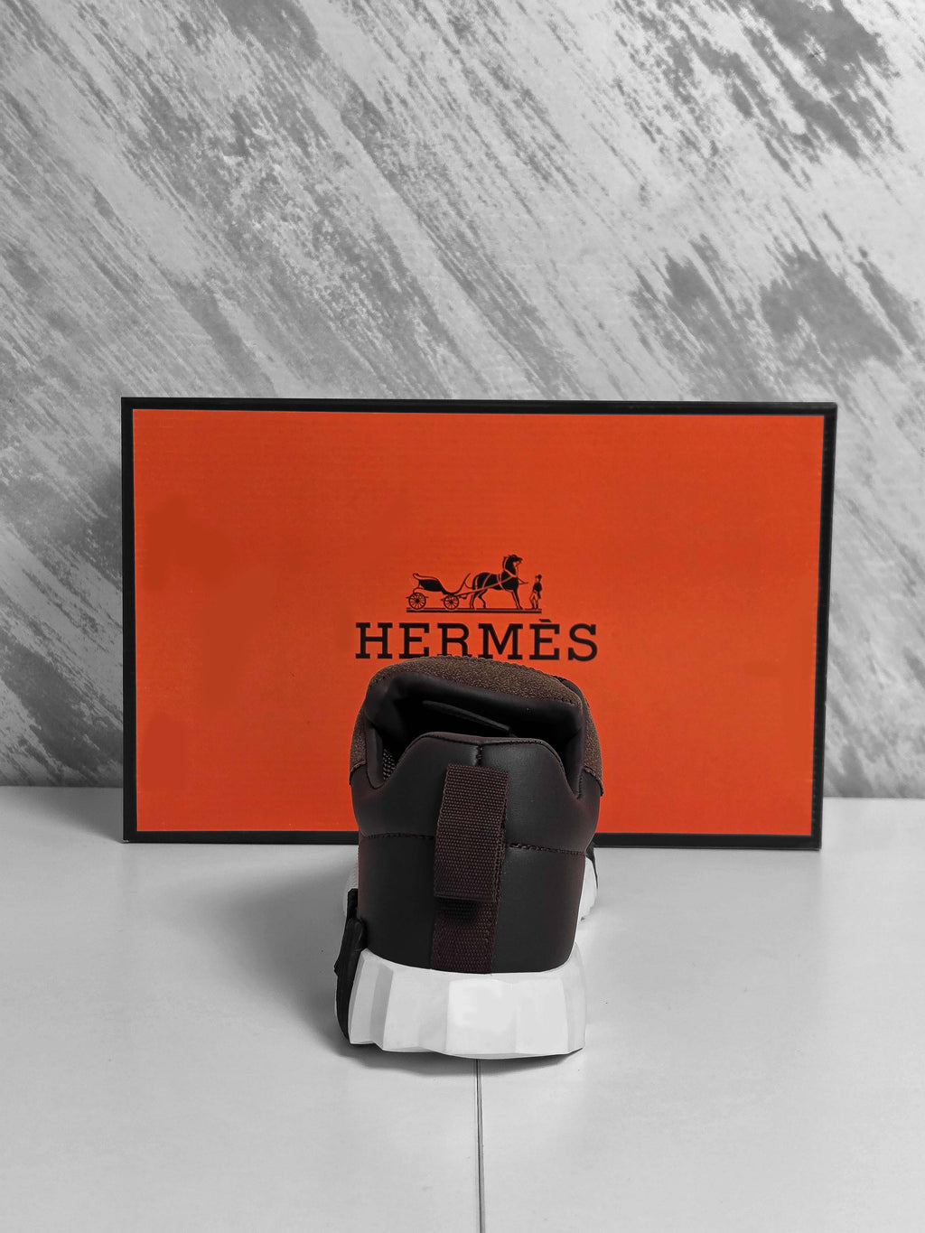 Hermés Brown