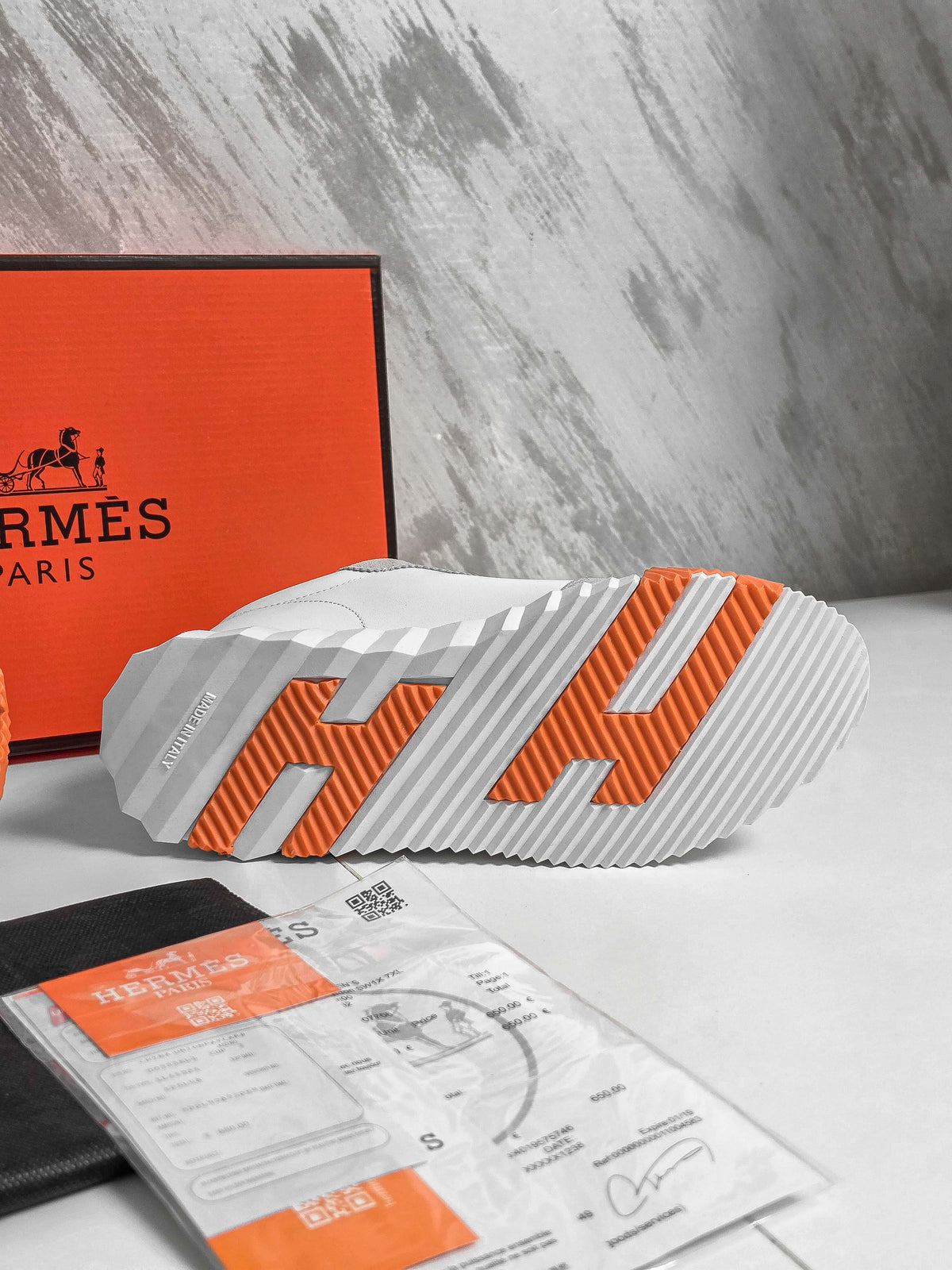Hermés White