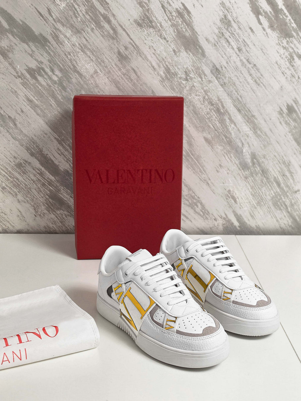 VLTN LOW TOP GOLD