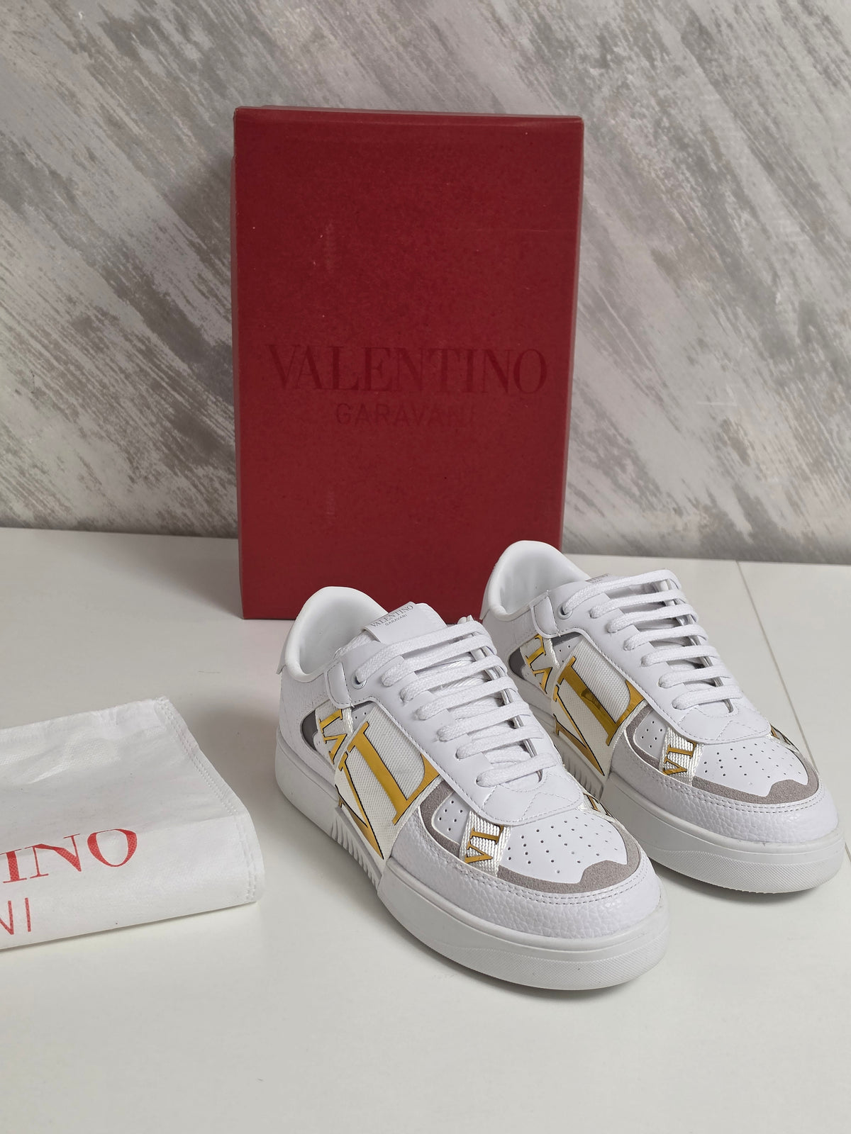VLTN LOW TOP GOLD