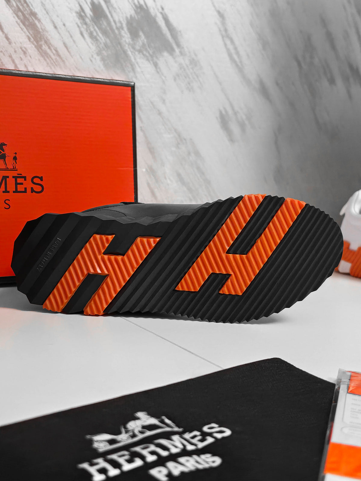 Hermés Black