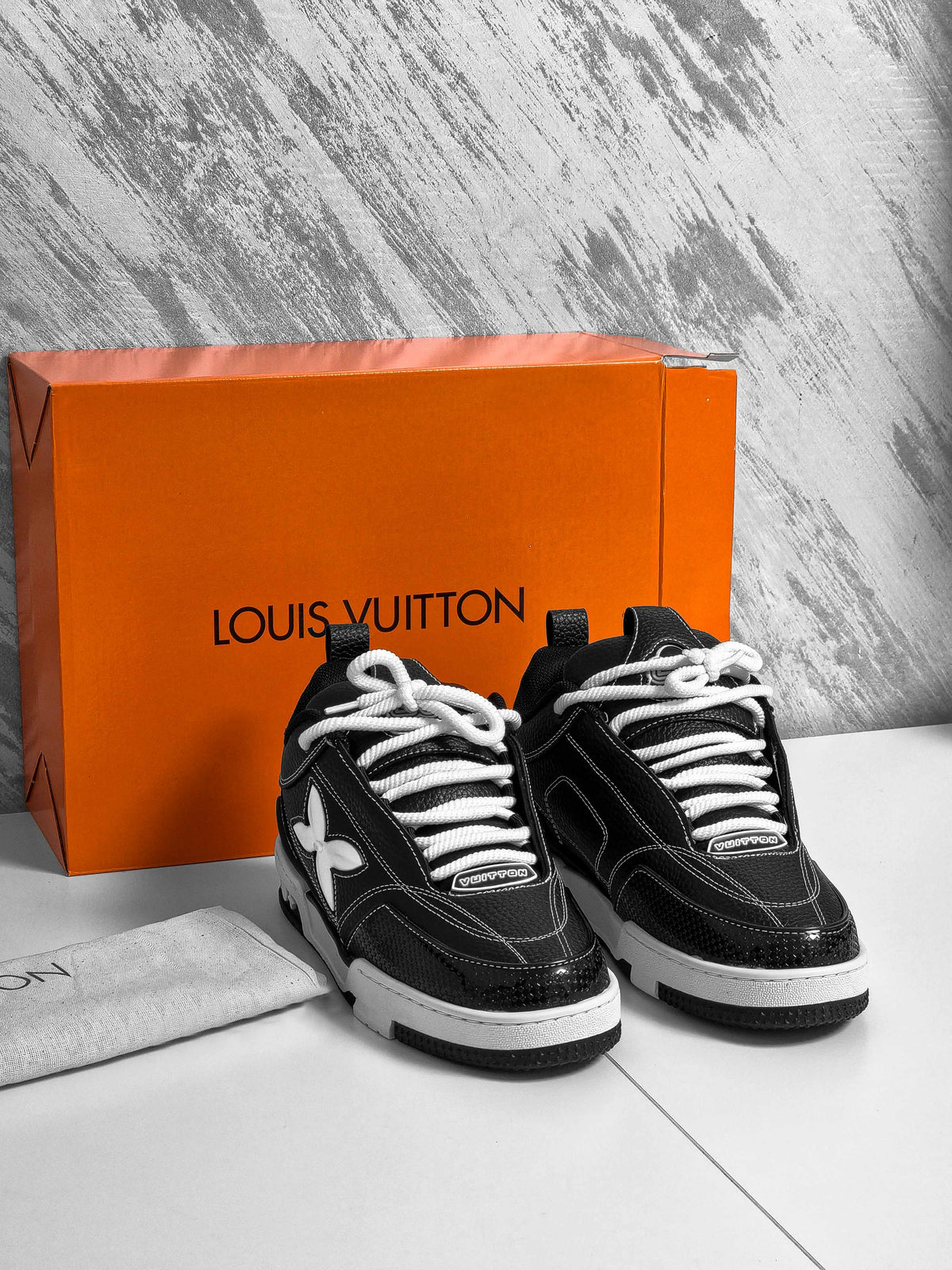 LV SKATE Black