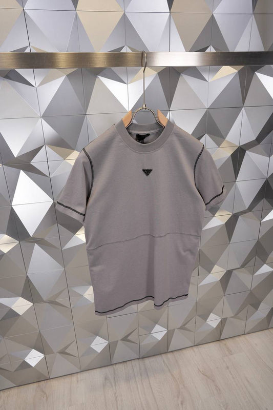 PRADA T-SHIRT
