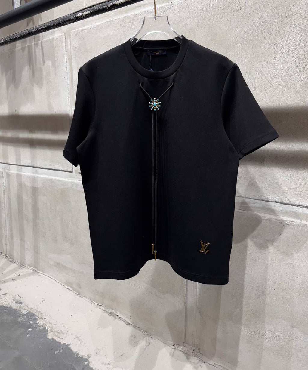 LV BRACELED T-SHIRT