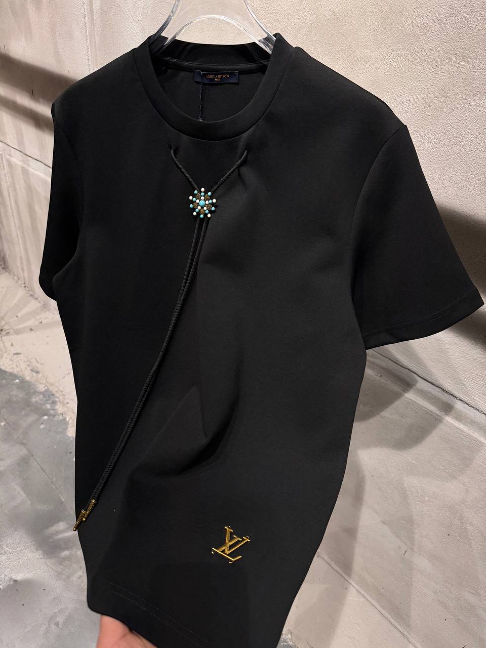 LV BRACELED T-SHIRT