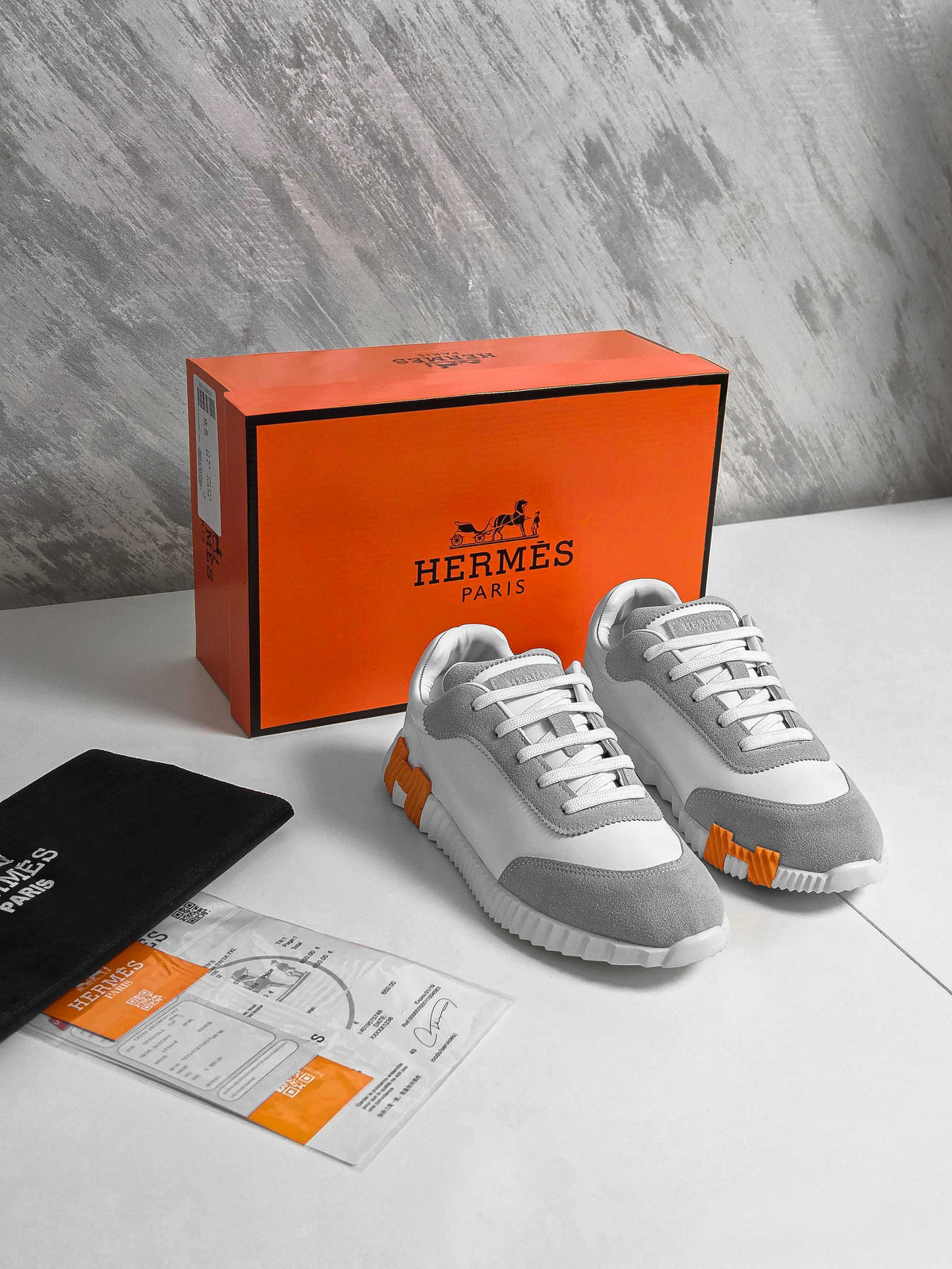 Hermés White